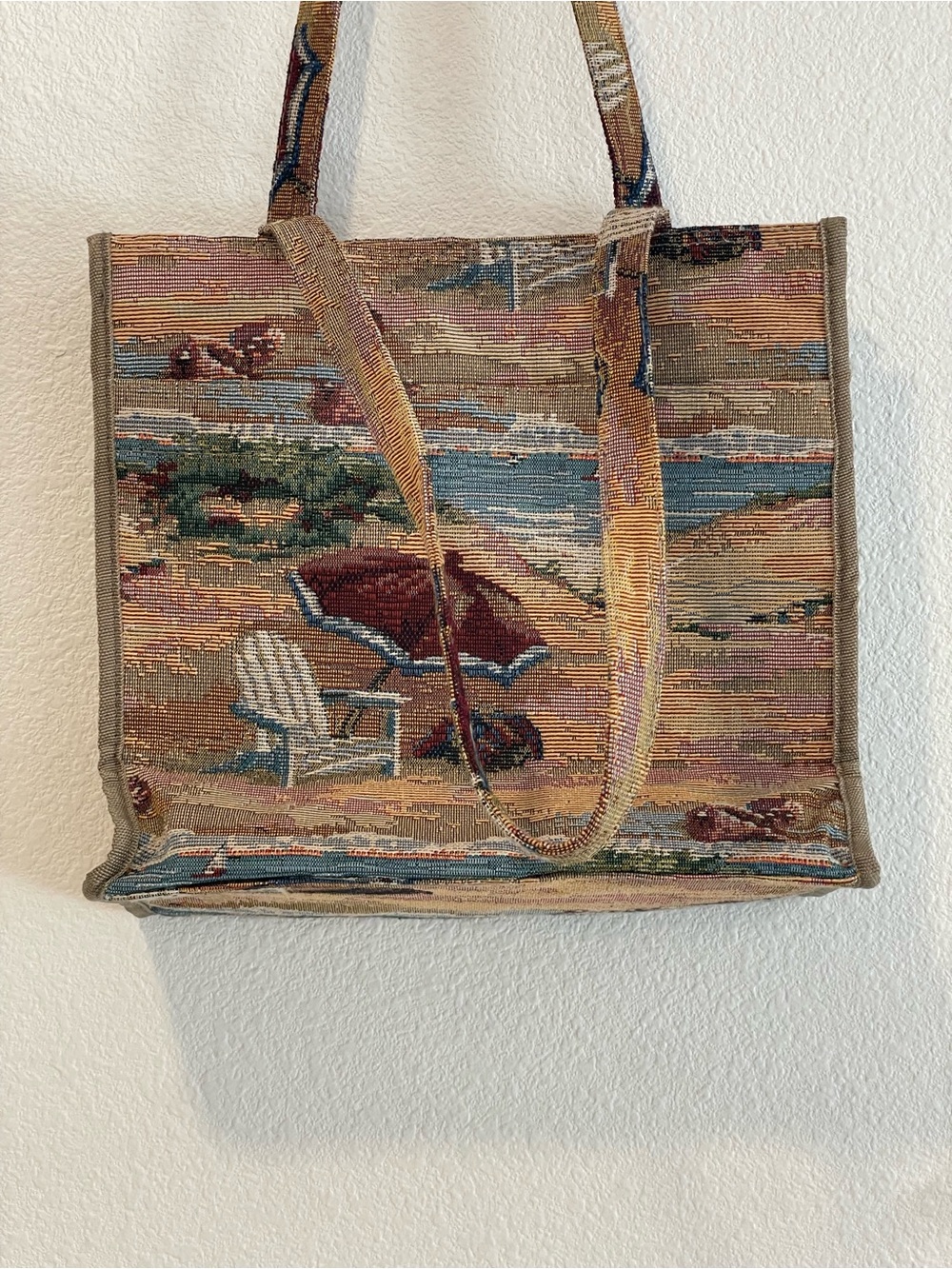 Tapestry Beach Scene Tote Bag in Multicolor - Picture 2 of 3